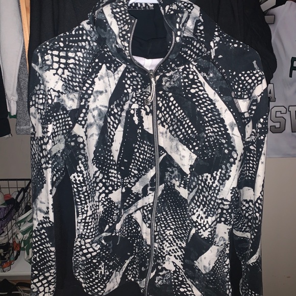 Lulu scuba hoodie size 8 - Picture 2 of 3